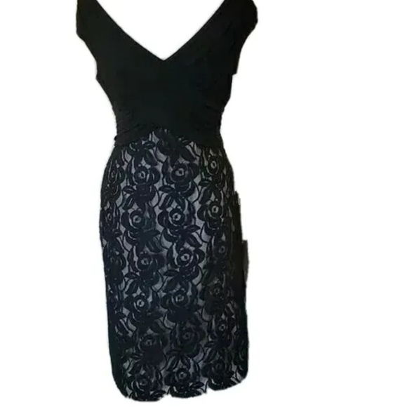 Adrianna Papell Black Sleeveless Chiffon Cocktail Dress